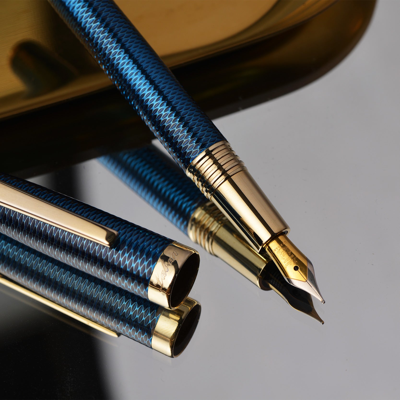 Gloria Sapphire Blue Fountain Pen